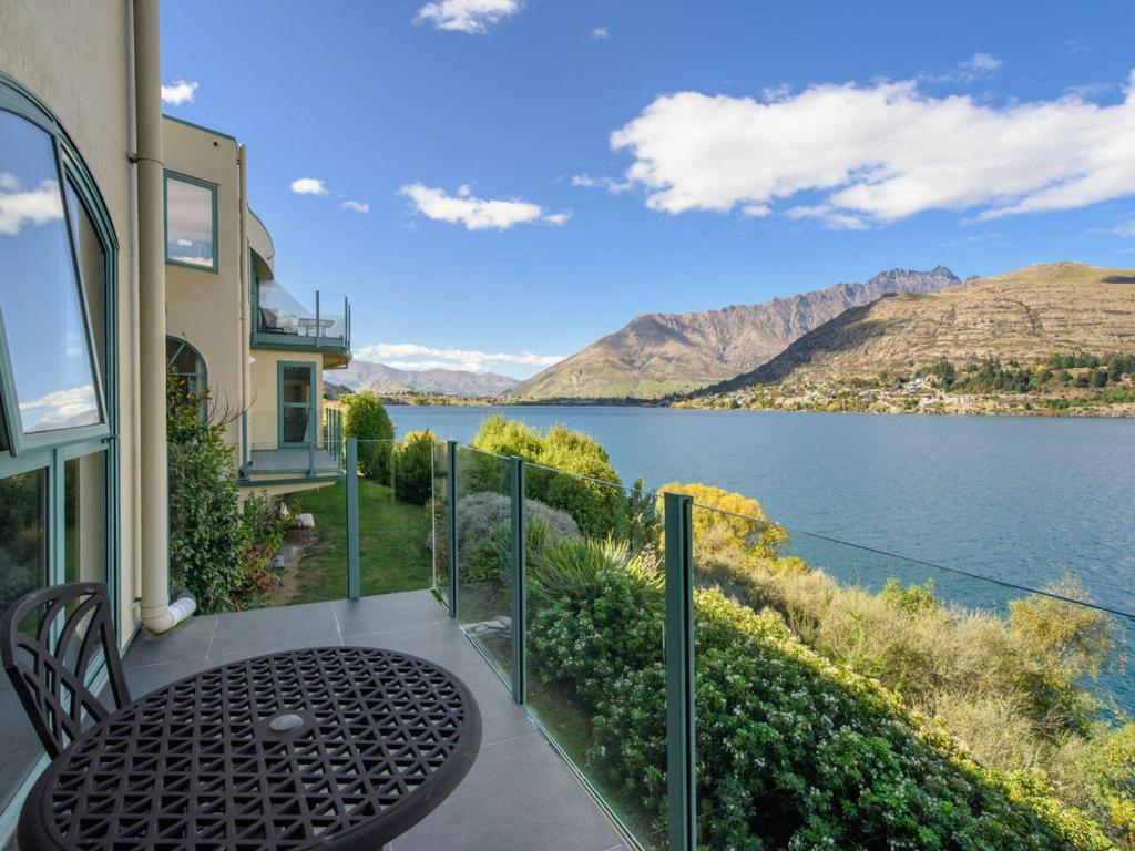 Lakefront Living At Remarkables Retreat - Unit 4 Κουίνσταουν Εξωτερικό φωτογραφία