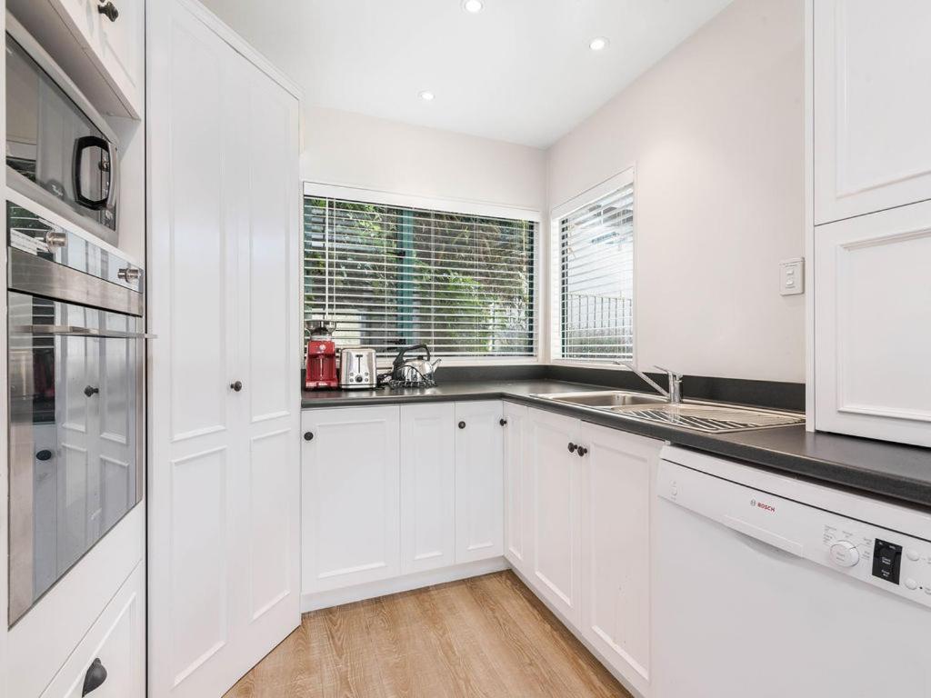 Lakefront Living At Remarkables Retreat - Unit 4 Κουίνσταουν Εξωτερικό φωτογραφία